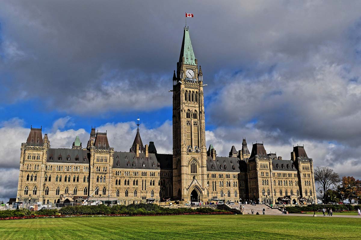 colline-parlement-ottawa