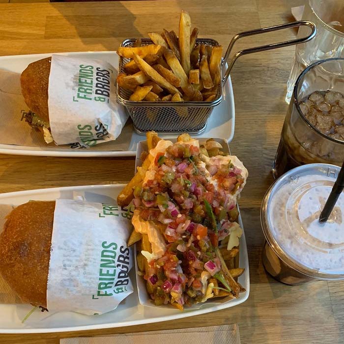 friends-and-brgrs-helsinki