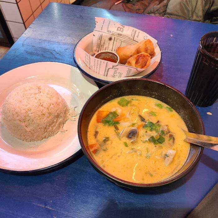 raan-khao-gaeng-thai-street-food-helsinki
