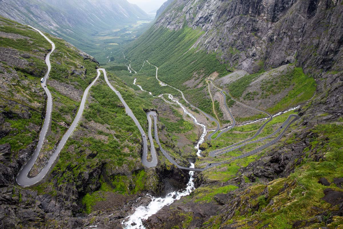 route-trollstigen-virages-serres