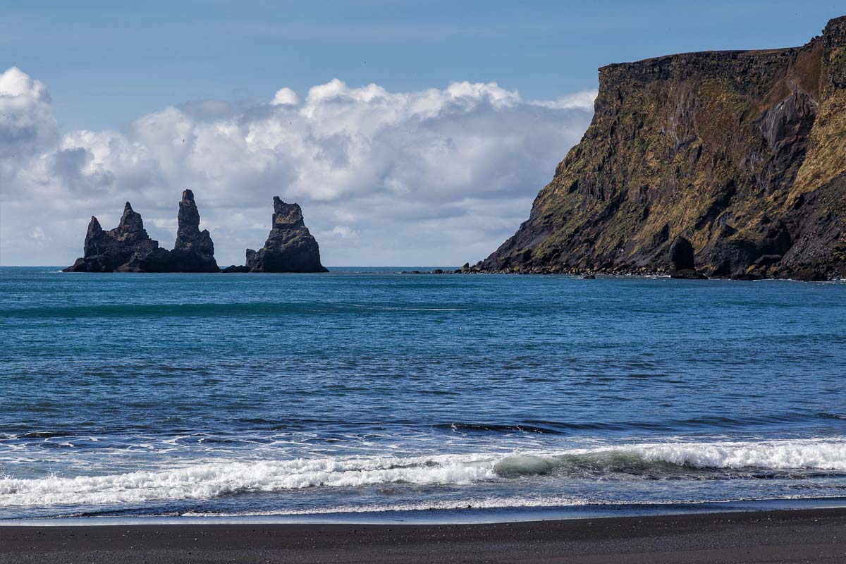 trolls-reynisdrangar-vik-islande
