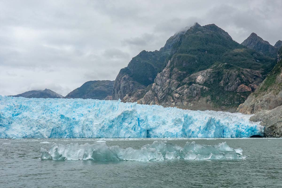 excursion-glacier-san-rafael