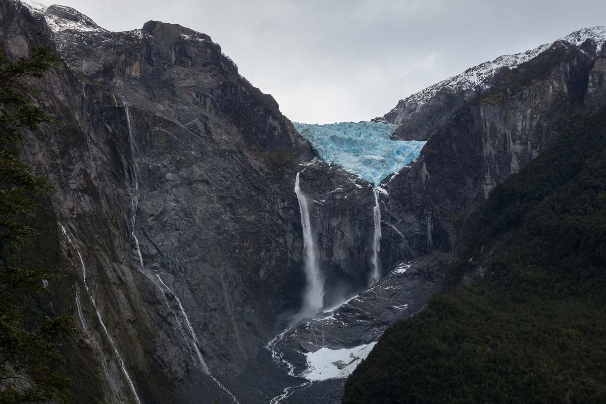 glacier-suspendu-puyuhuapi-patagonie