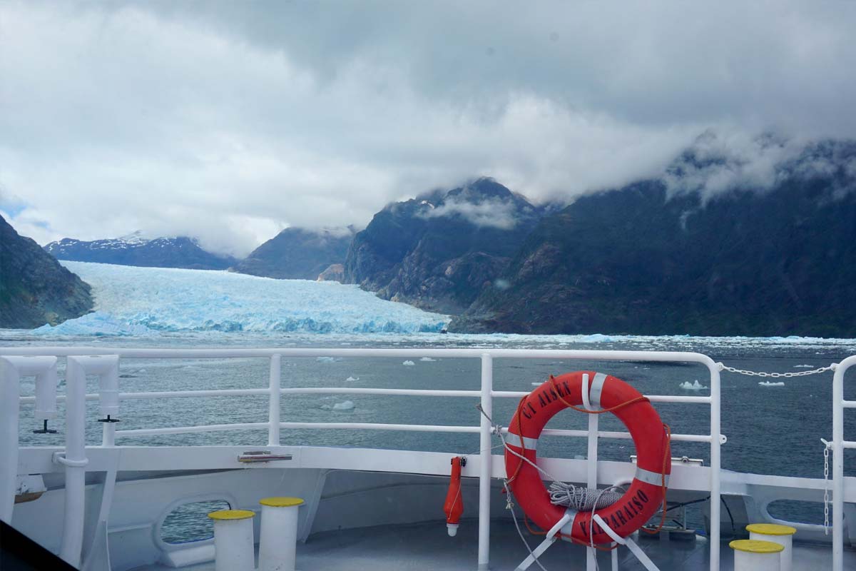vue-glacier-san-rafael-depuis-bateau