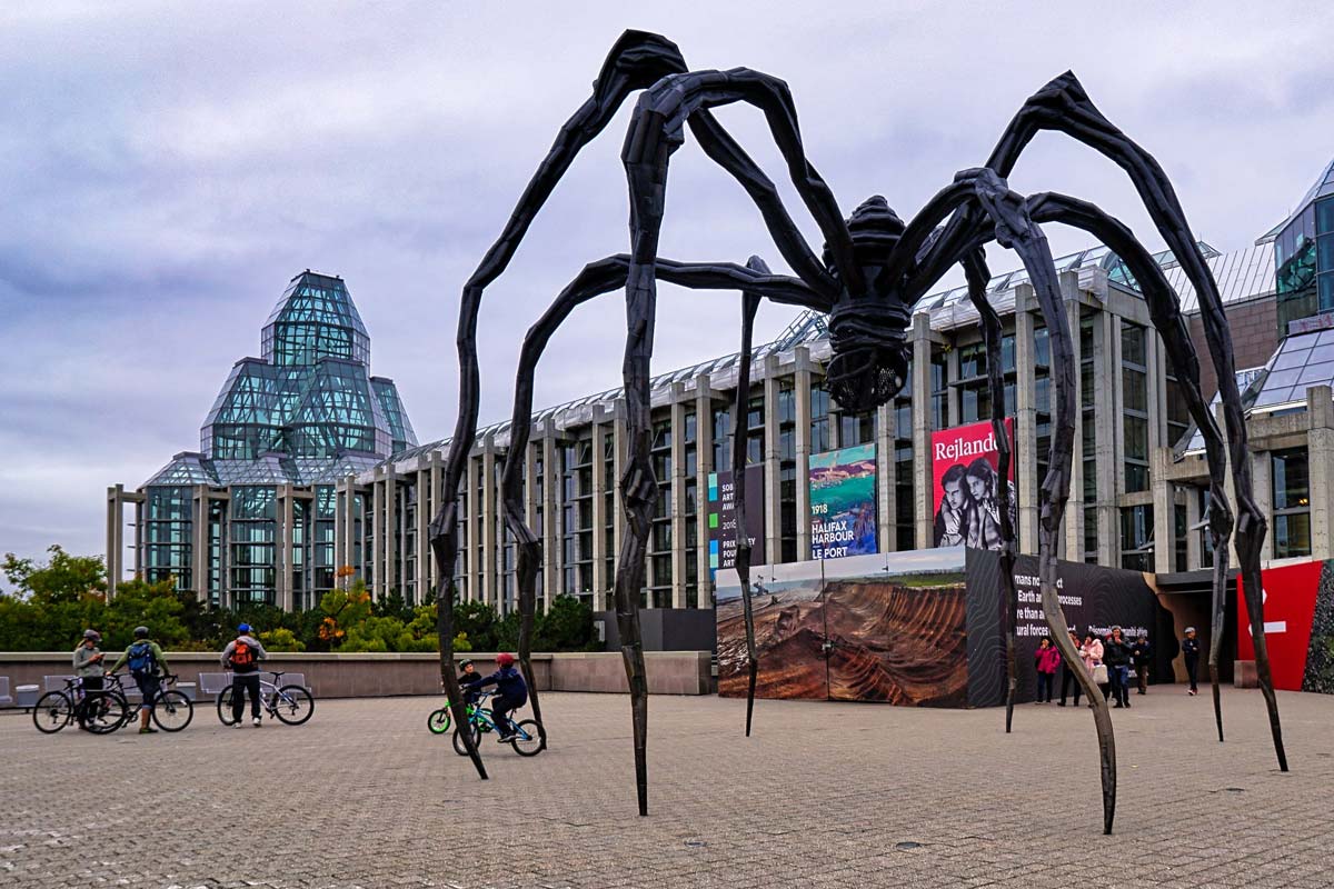 araignee-sculpture-maman-ottawa