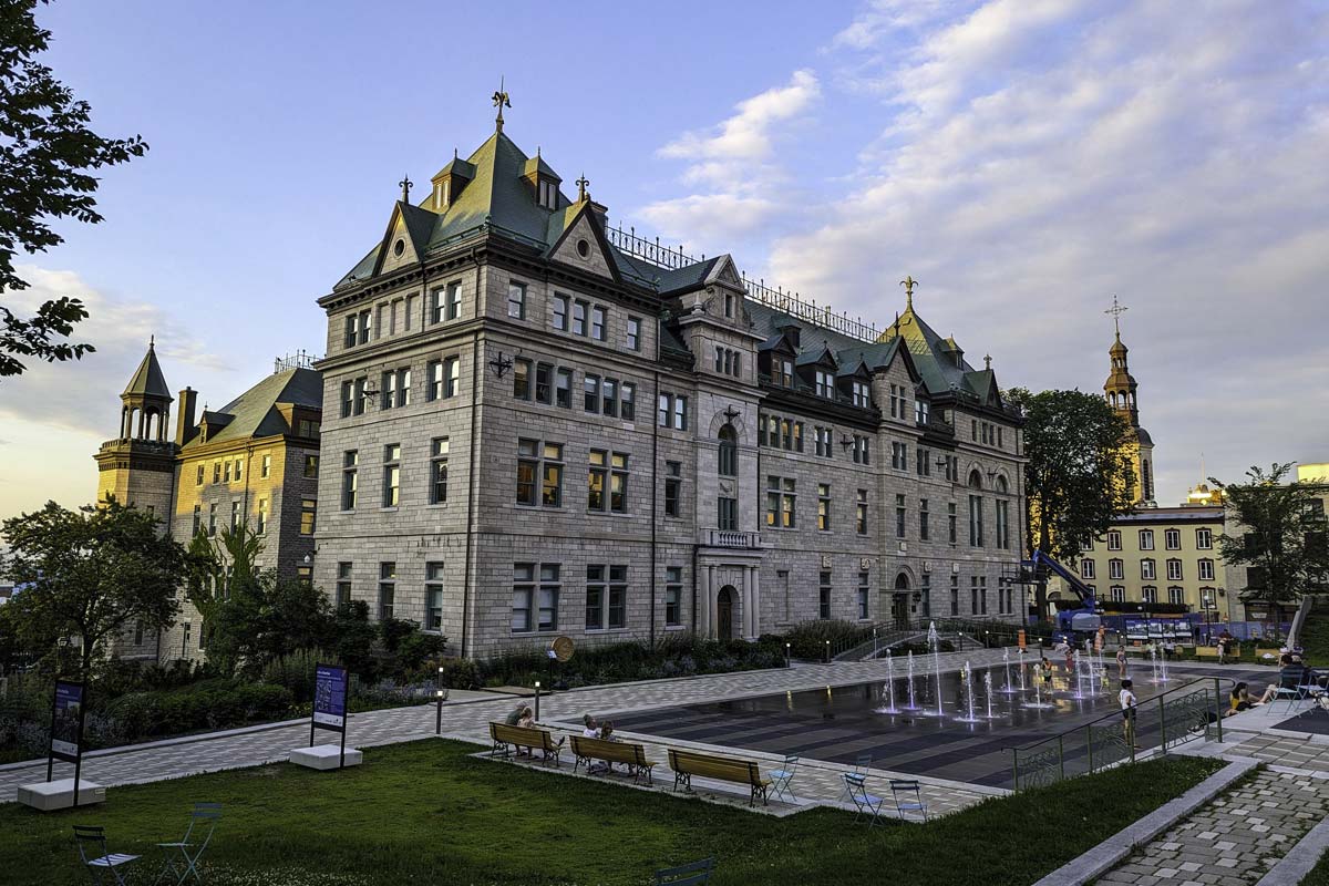 place-hotel-de-ville-quebec