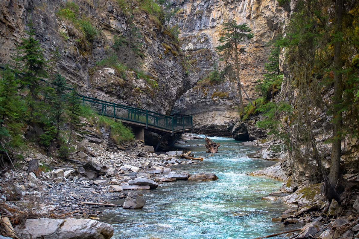 johnston-canyon-banff
