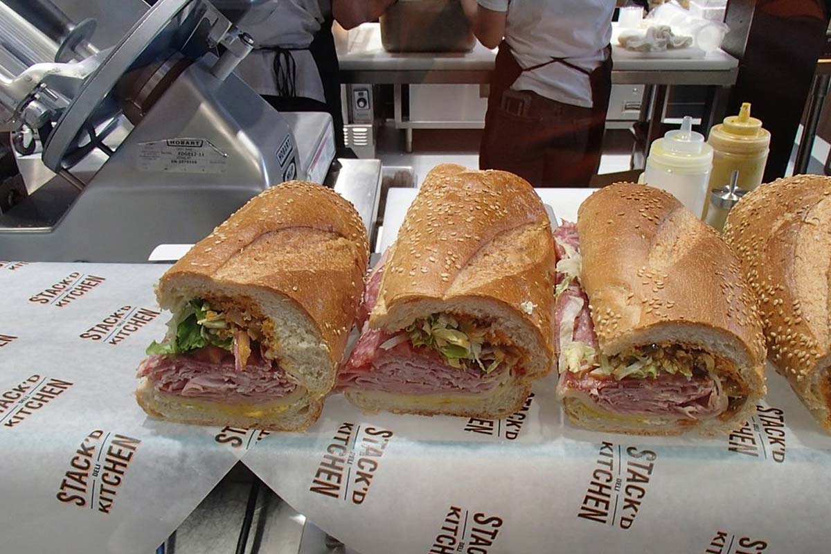 manger-st-lawrence-market-toronto