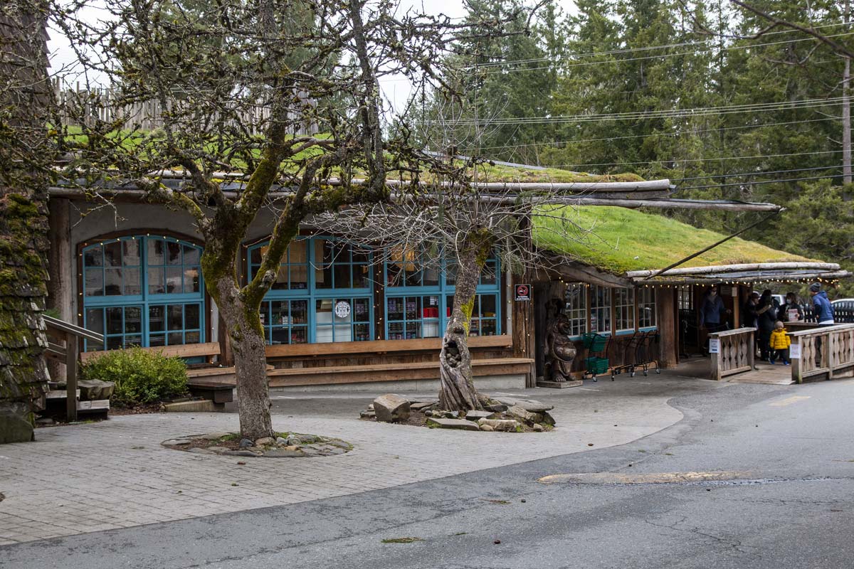 old-country-market-ile-vancouver