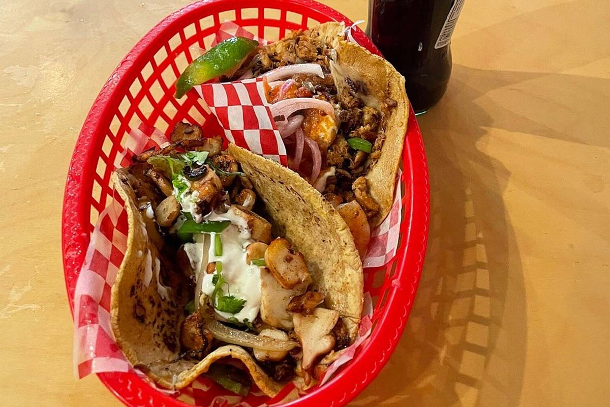 seven-lives-tacos-y-mariscos-toronto