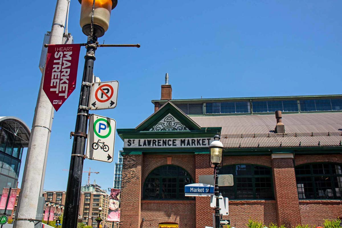 st-lawrence-market-toronto
