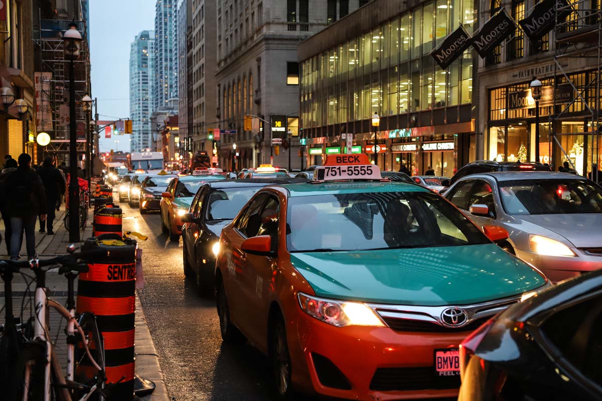 taxi-aeroport-toronto-centre-ville