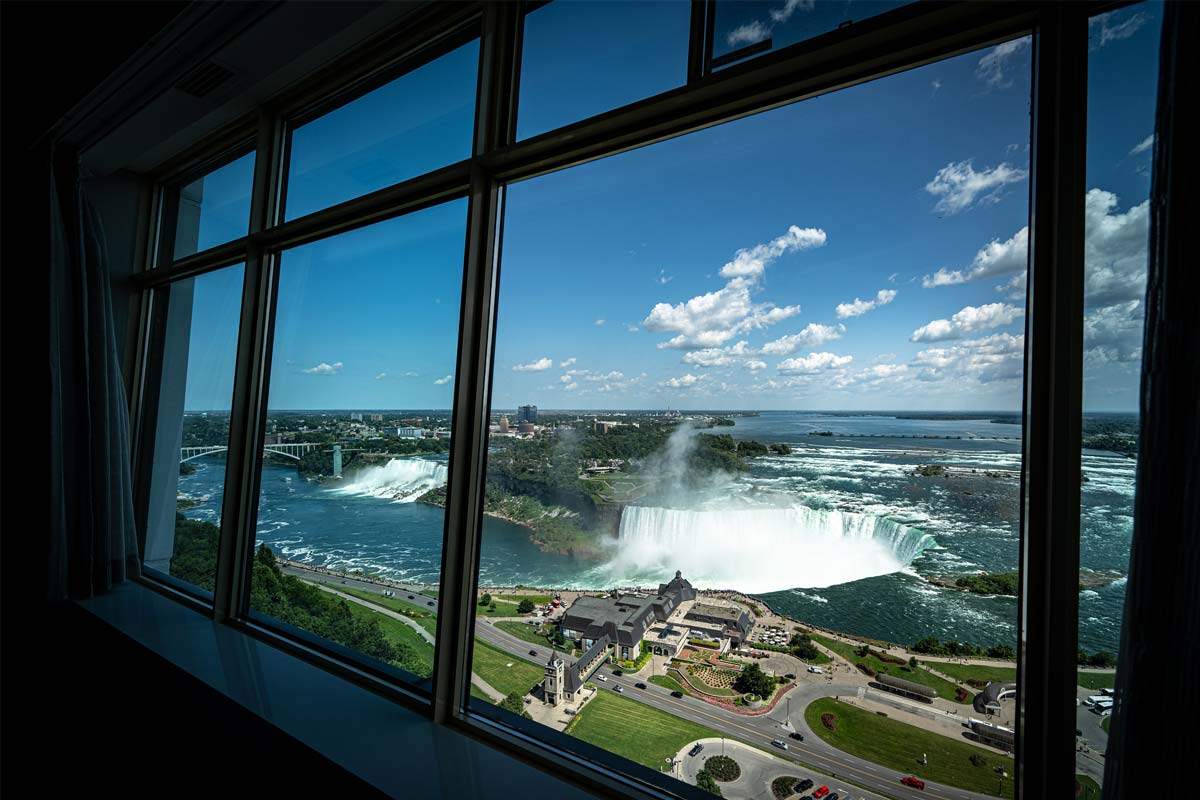 vue-chutes-niagara-depuis-hotel