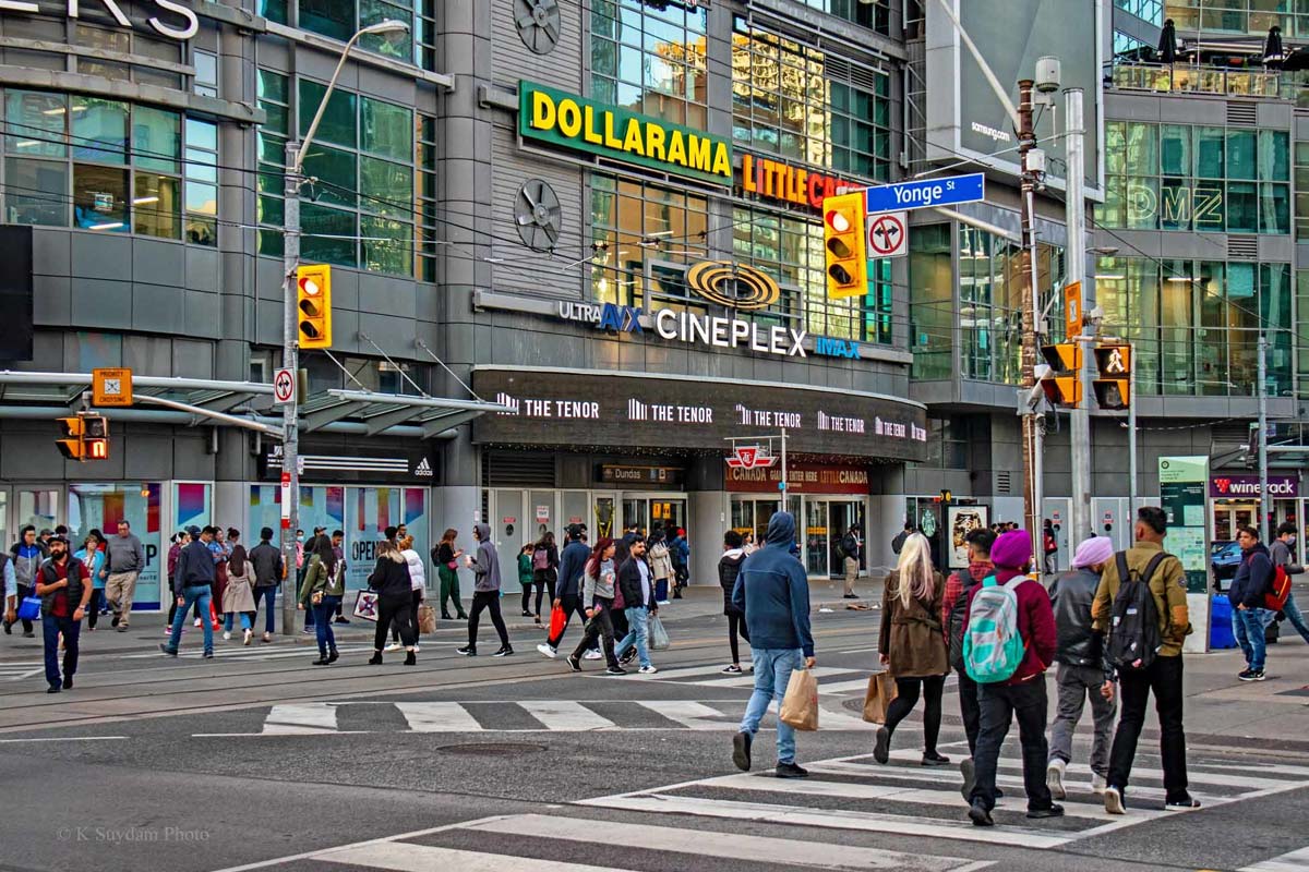 yonge-dundas-square-toronto